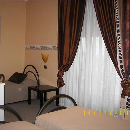 Albergo Sangrila Lanzo Torinese Eksteriør billede