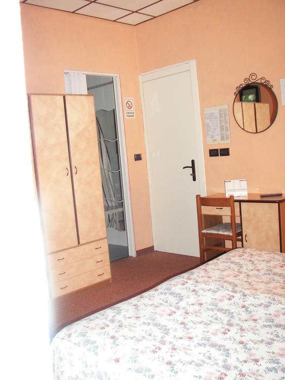 Albergo Sangrila Lanzo Torinese Værelse billede