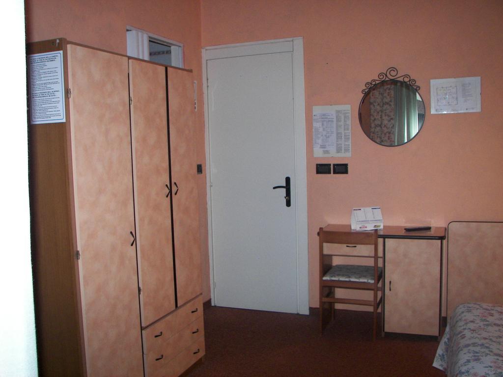 Albergo Sangrila Lanzo Torinese Værelse billede
