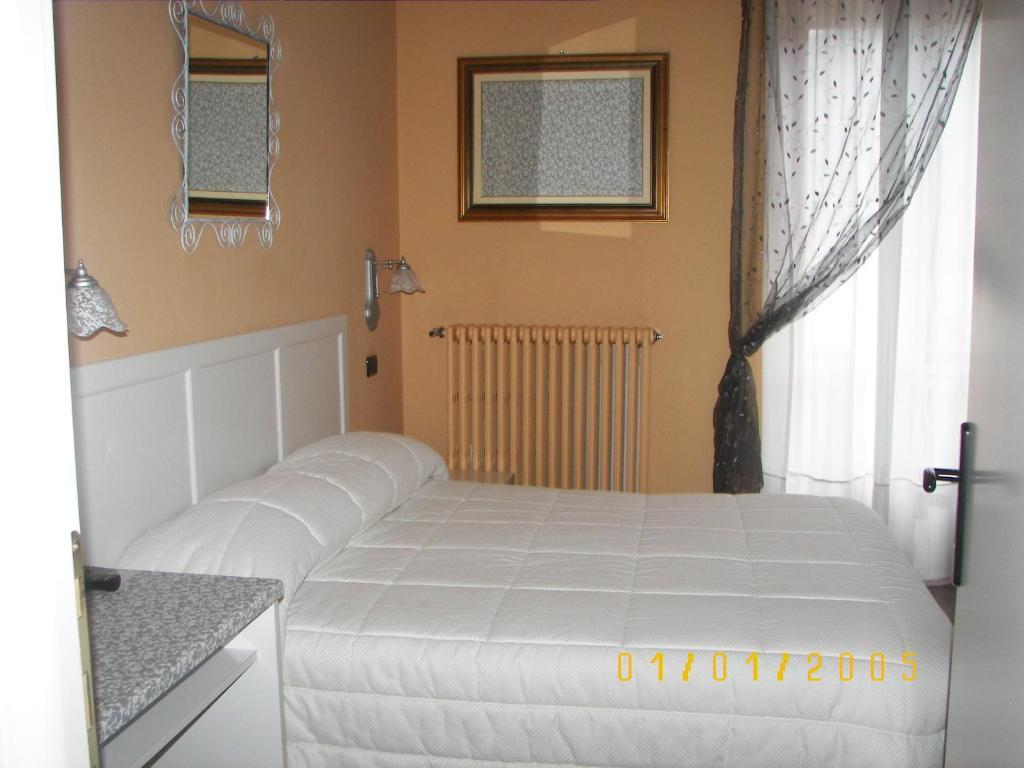 Albergo Sangrila Lanzo Torinese Værelse billede