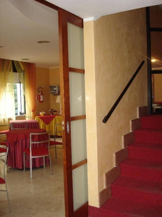 Albergo Sangrila Lanzo Torinese Eksteriør billede