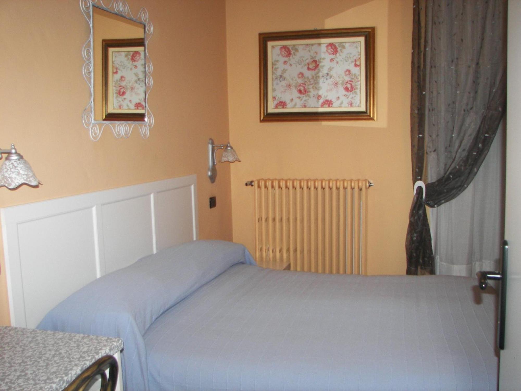 Albergo Sangrila Lanzo Torinese Eksteriør billede