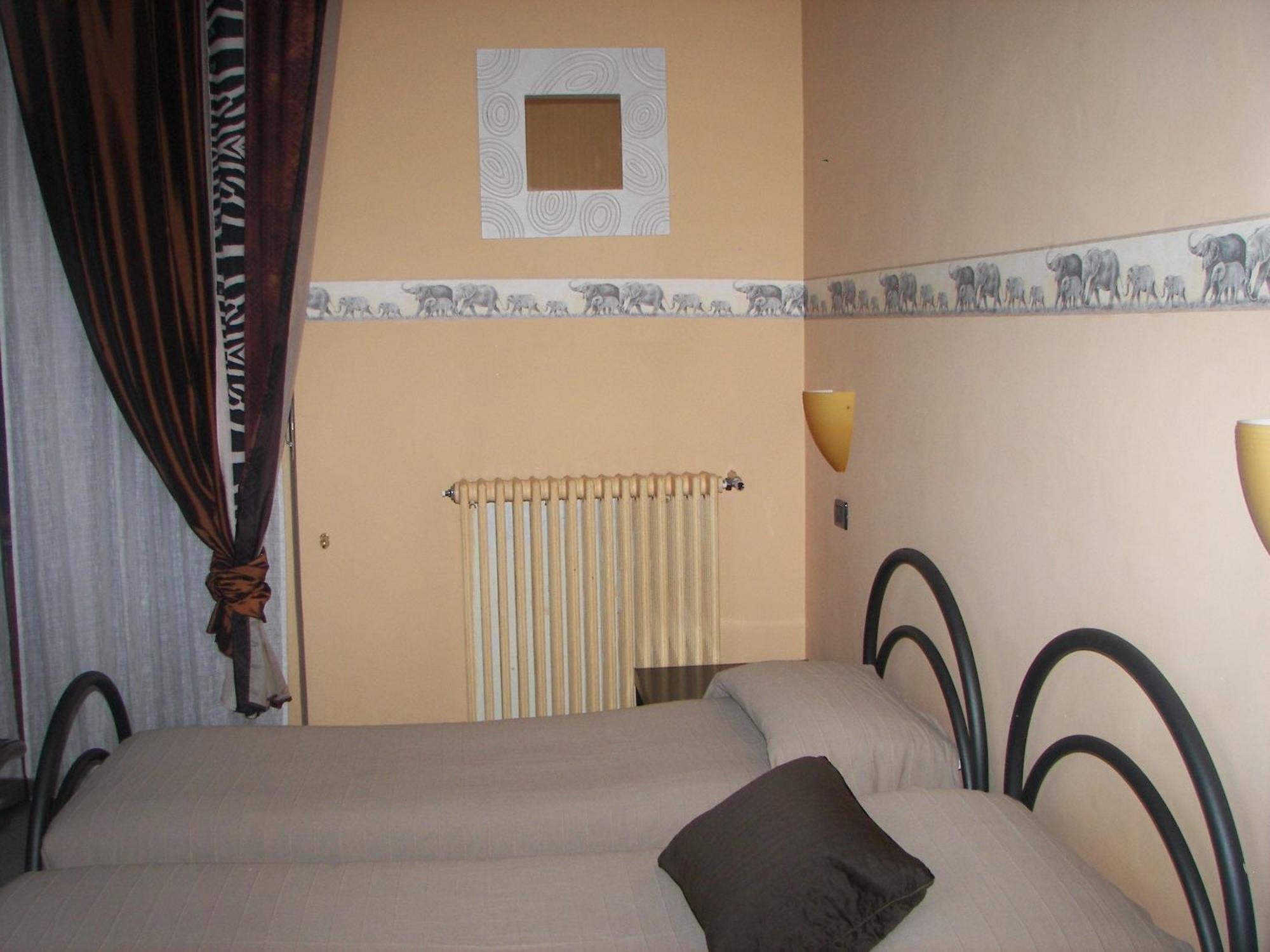 Albergo Sangrila Lanzo Torinese Eksteriør billede