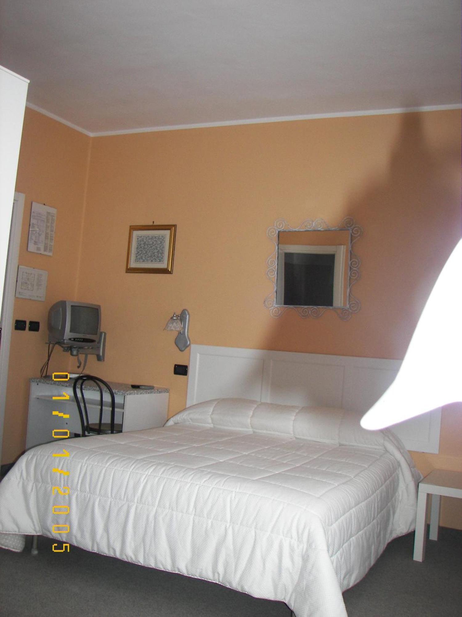 Albergo Sangrila Lanzo Torinese Eksteriør billede