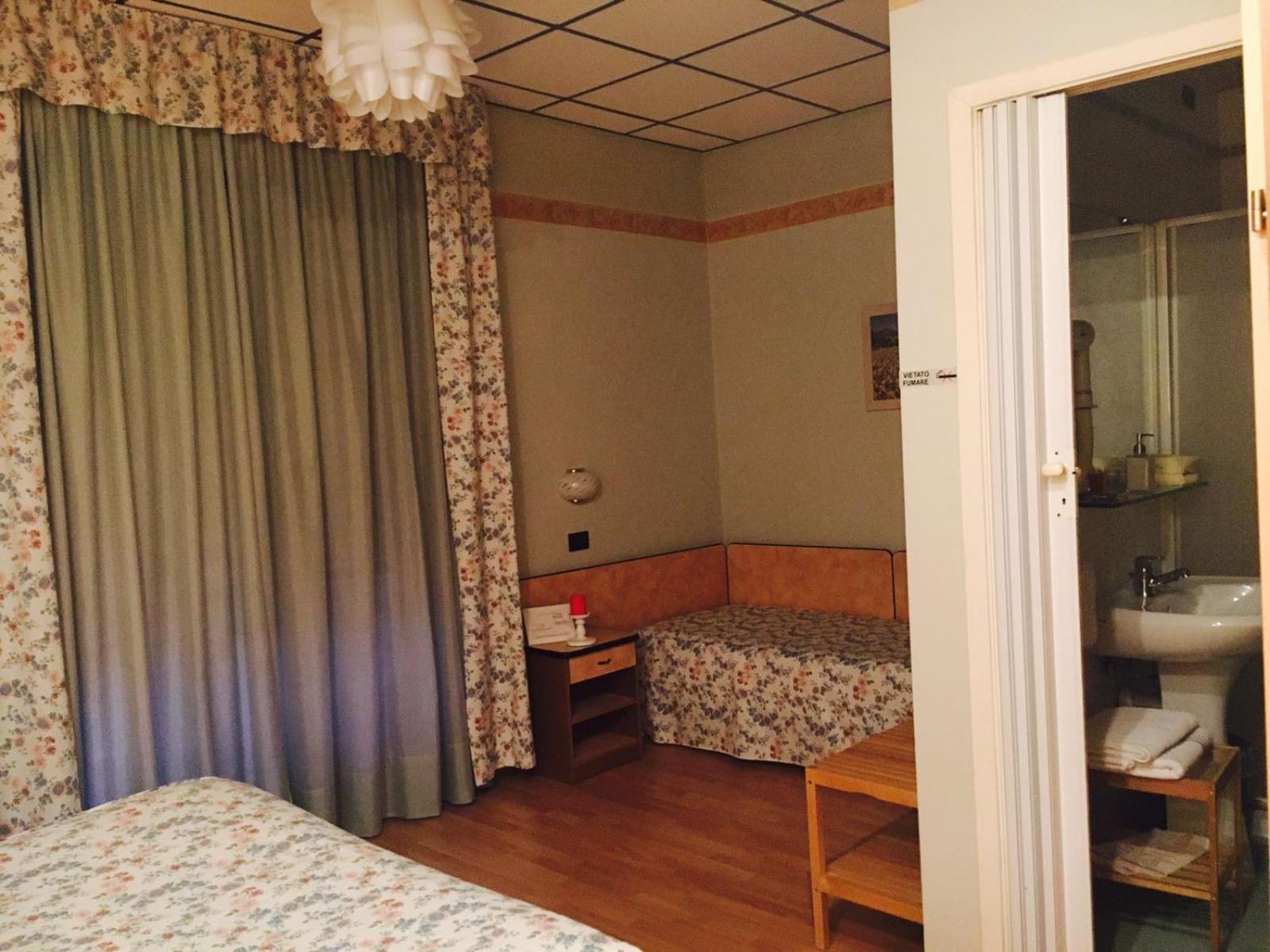 Albergo Sangrila Lanzo Torinese Værelse billede