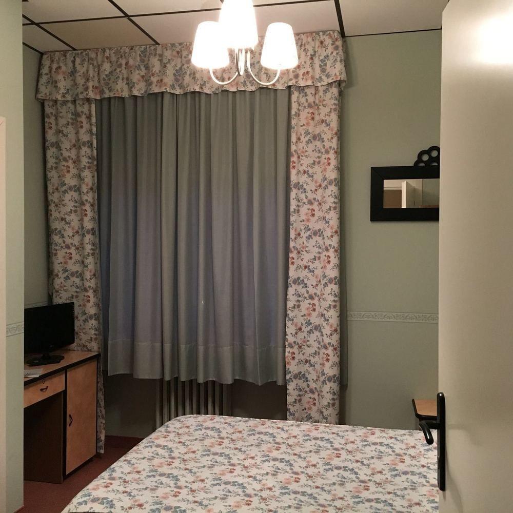Albergo Sangrila Lanzo Torinese Eksteriør billede