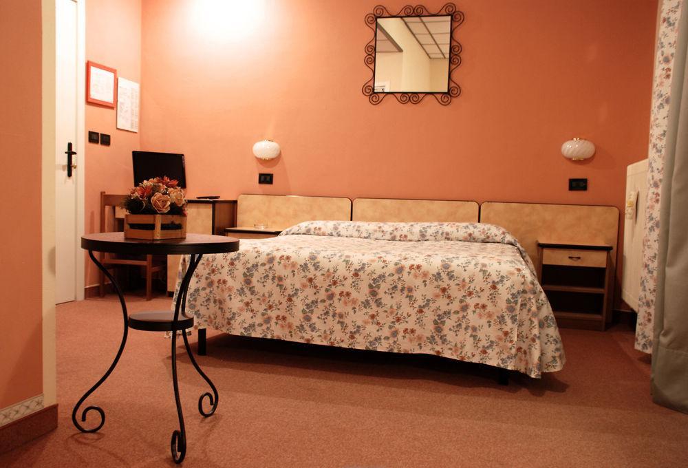 Albergo Sangrila Lanzo Torinese Eksteriør billede