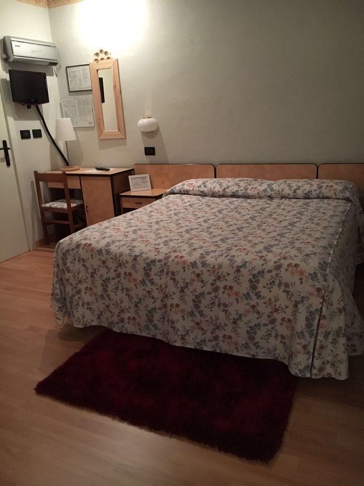 Albergo Sangrila Lanzo Torinese Eksteriør billede