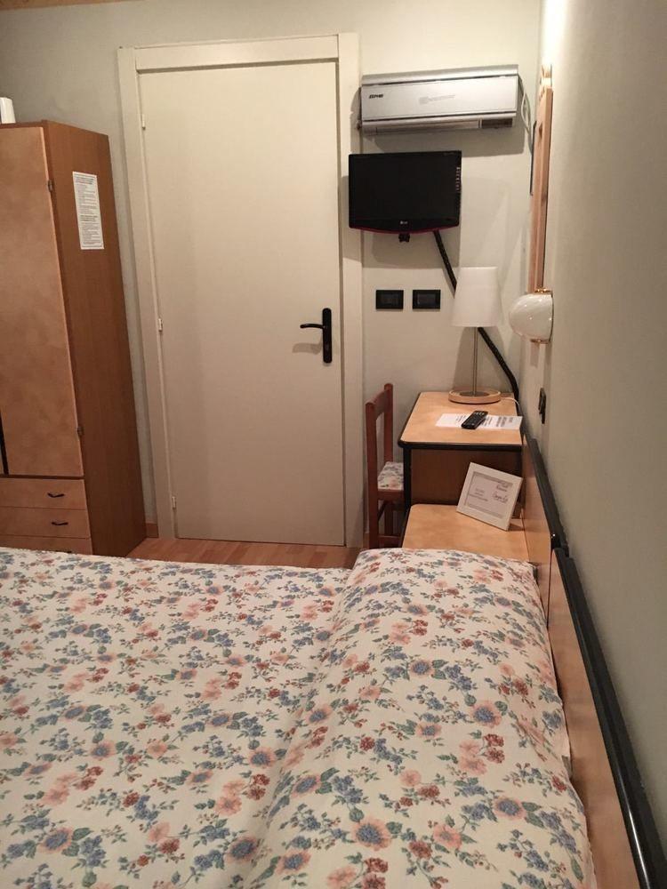 Albergo Sangrila Lanzo Torinese Eksteriør billede